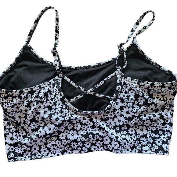 Black and White Floral Crop Top and Bike Short Set - Picture 3 of 8